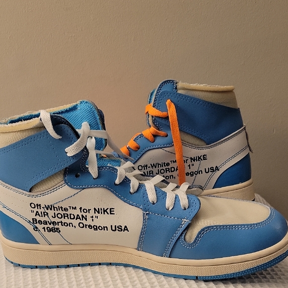 Air Jordon 1 Retro OGx Blue and White Sneakers